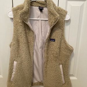 Patagonia Women’s Beige Fleece Vest with pockets; size Large